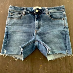 EUC Free People We The Free Raw Hem jean shorts